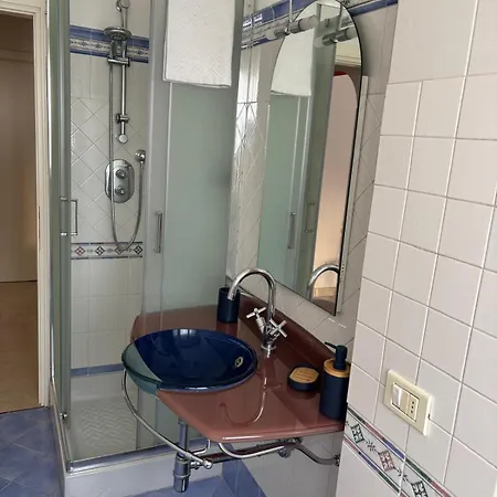 Modern Workspace - Lift, Ac & Local Vibes Firenze